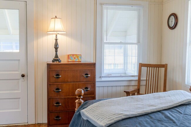 Building Photo - 640 S Columbia St