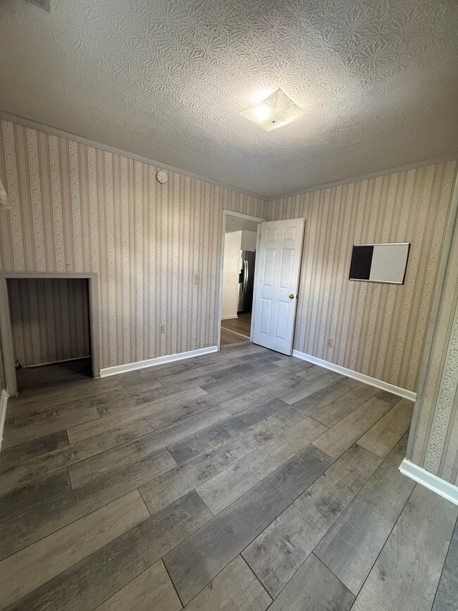 Building Photo - 2 Bedrooms House, Rockingham County