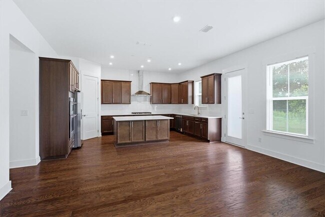 Building Photo - 4815 Wayt Farm Overlook