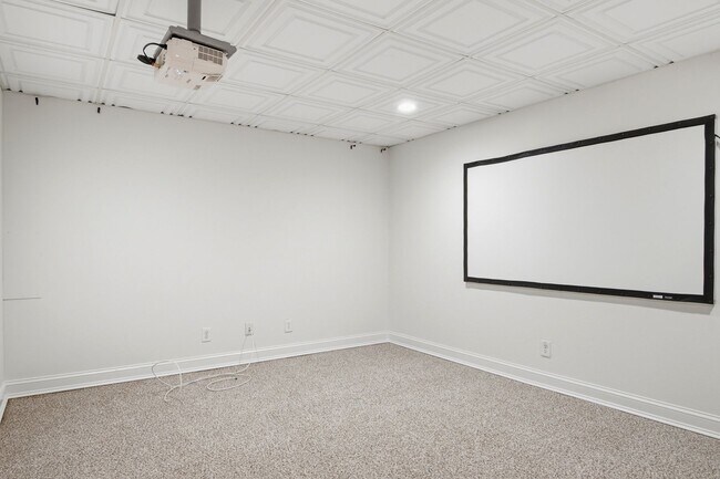 Building Photo - 2645 Blossom Trail E