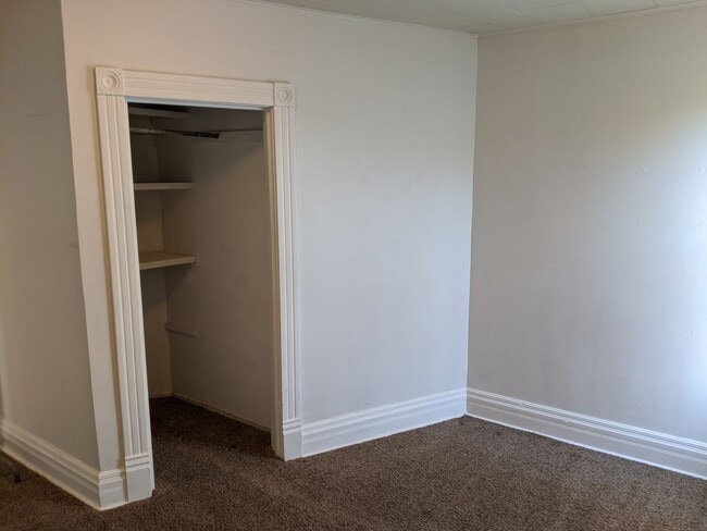 Building Photo - 5 bed 2 bath Single Family Home in Wausau