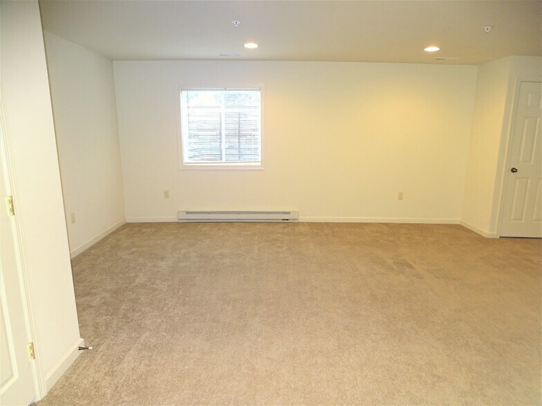 Building Photo - 197 Linda Sue Ln