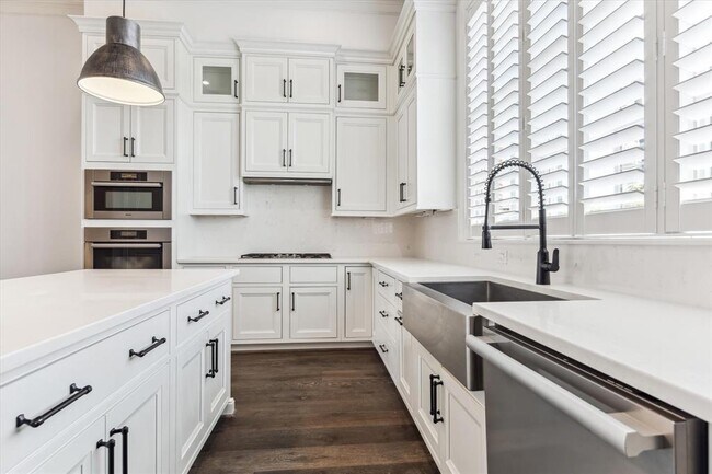 Building Photo - 3850 Glen Arbor Dr