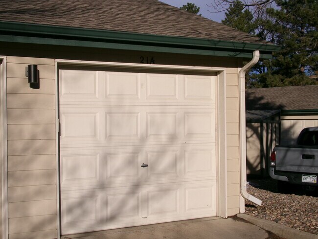 Building Photo - 3002 W Elizabeth St