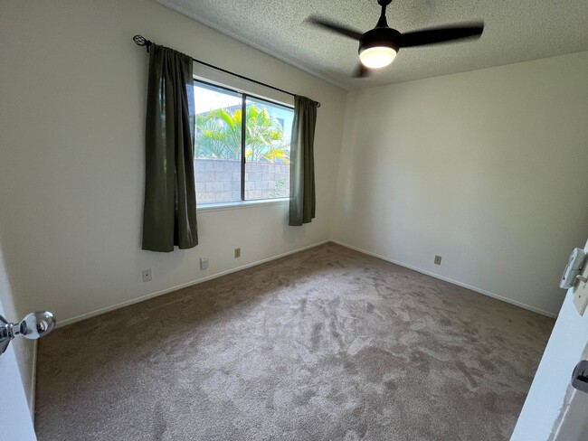 Building Photo - Mililani Town - 2 bedrooms, 1 bathroom hom...