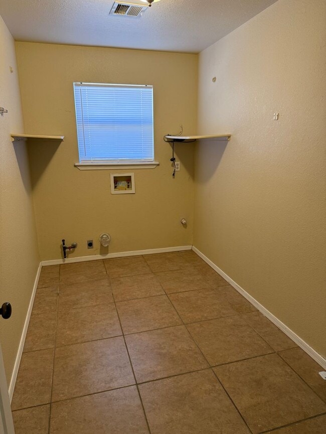 Building Photo - 4 Bedroom Home in Sonoma Ranch