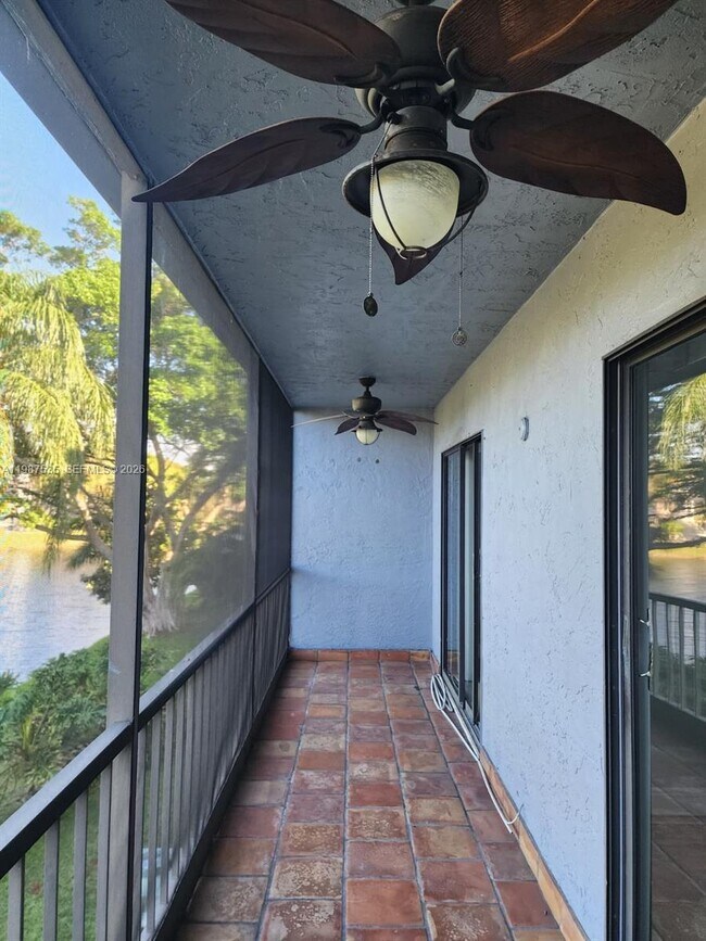 Building Photo - 537 N University Dr