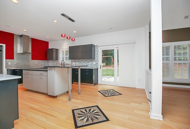 Building Photo - 3415 Fallowbrook Forest