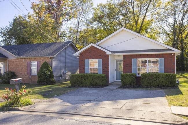 Building Photo - 2029 Williams Valley Dr