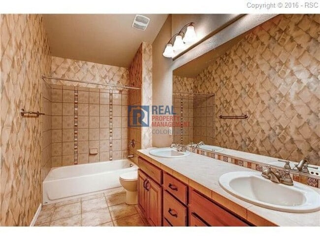 Building Photo - 8044 Lodi Ln