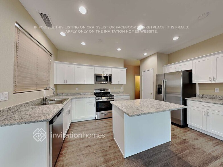 Building Photo - 3844 W Fallen Leaf Ln