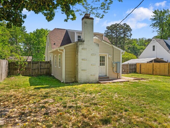 Building Photo - 7602 Woodman Rd