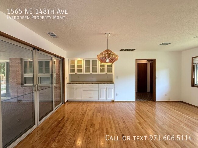 Building Photo - 1565 NE 148th Ave