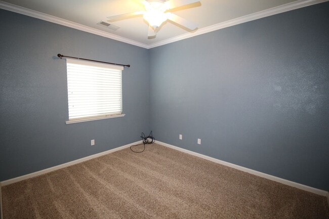 Building Photo - 10793 N Tea Party Ln