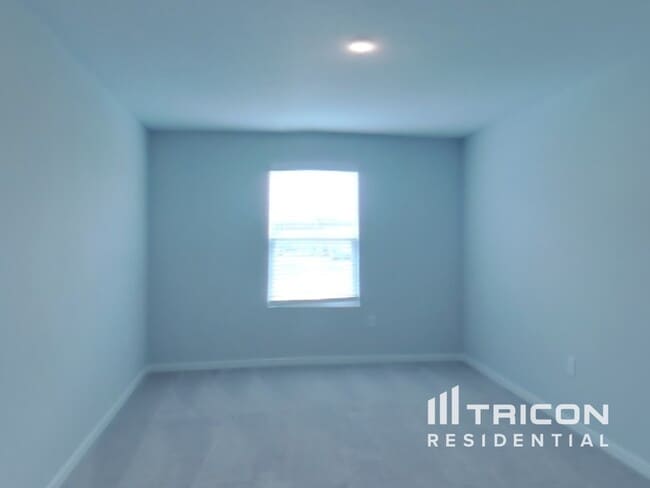 Building Photo - 68 Brazil Nut Cir