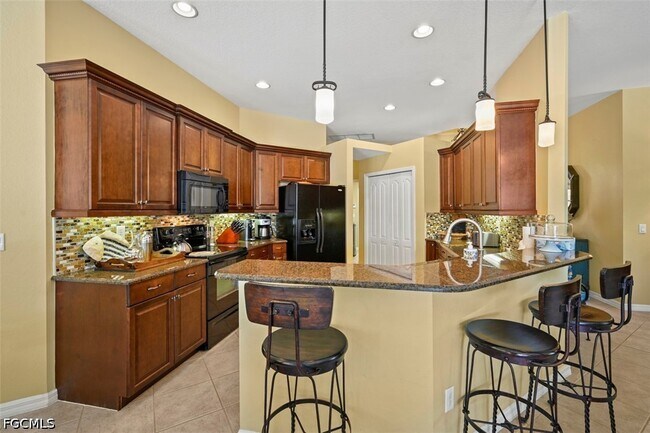 Building Photo - 13800 Farnese Dr