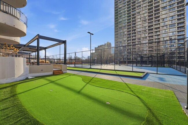 Building Photo - 2020 N Lincoln Park W