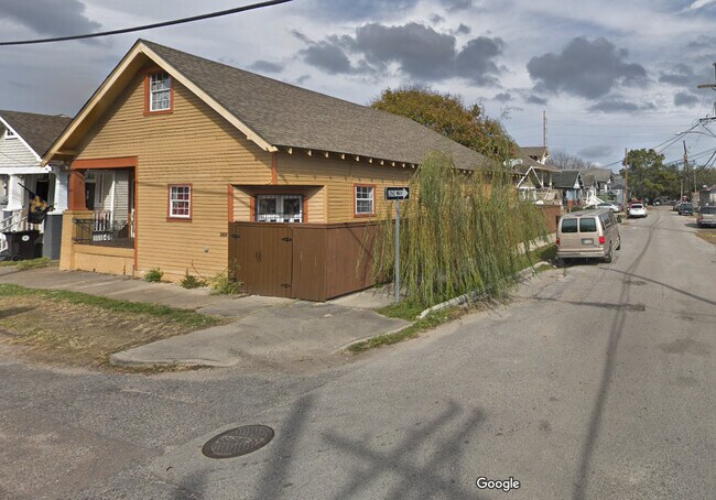 Corner View - 4203 D Hemecourt St