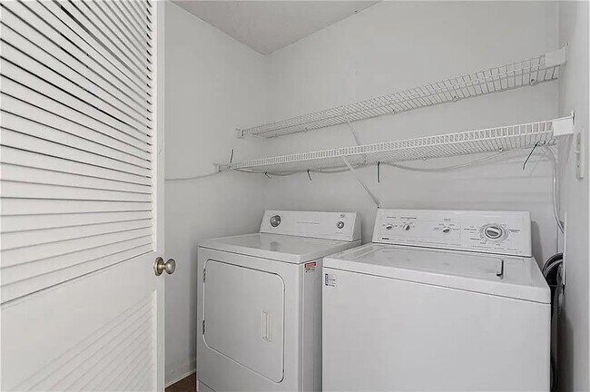 Building Photo - 2212 River Heights Ct SE