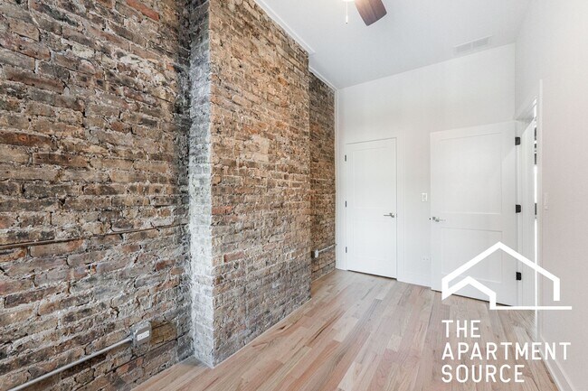 Building Photo - 2620 N Milwaukee Ave