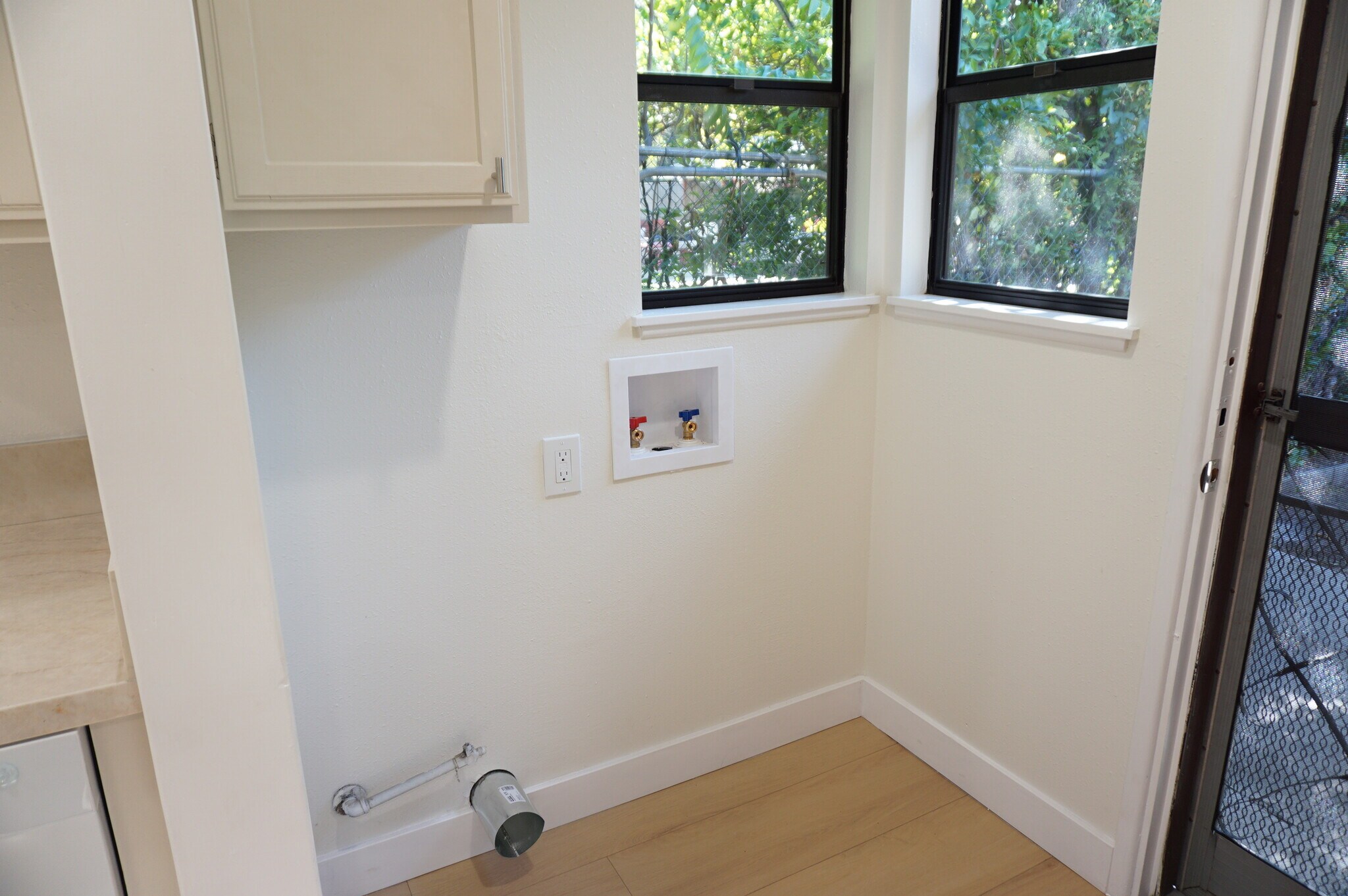 Building Photo - 3948 Pennsylvania Ave