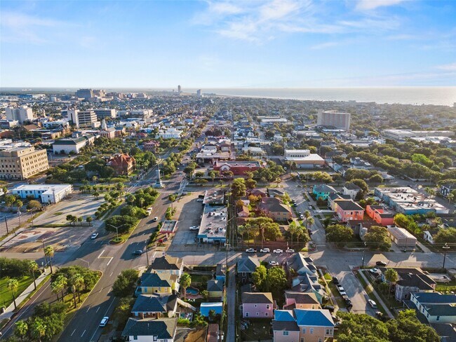 Building Photo - 1015 26th St