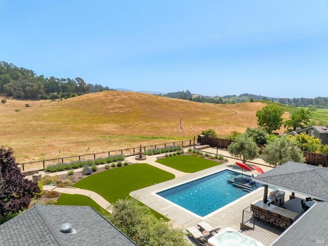 Building Photo - 1051 Stonebridge Dr