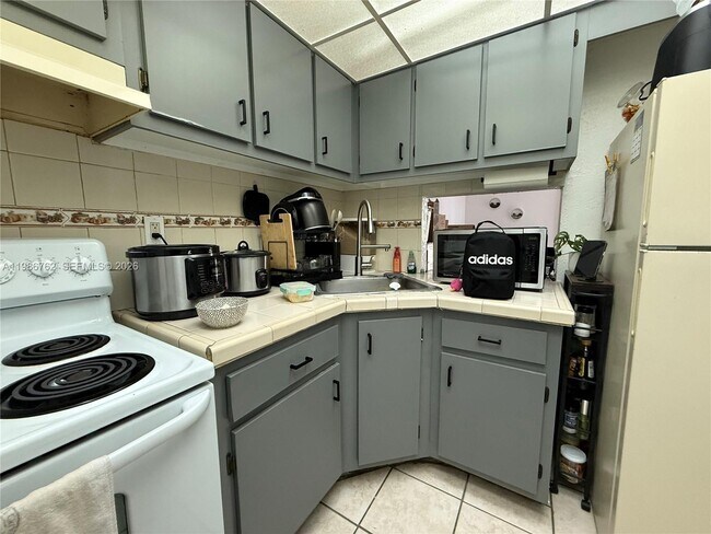 Building Photo - 4550 NW 9th St