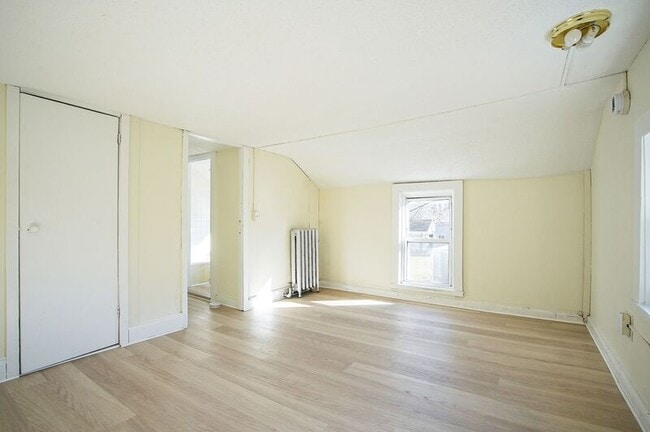 Building Photo - 8 Beaudoin Ct