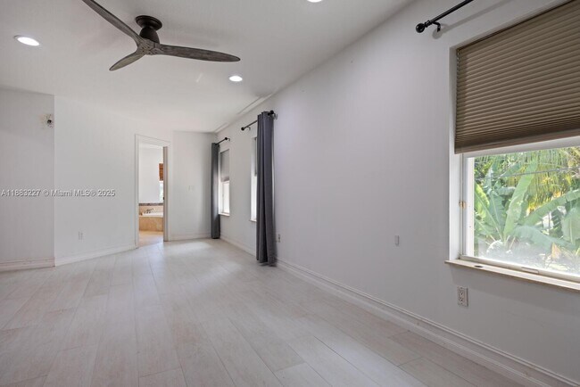 Building Photo - 5740 SW 59th Pl