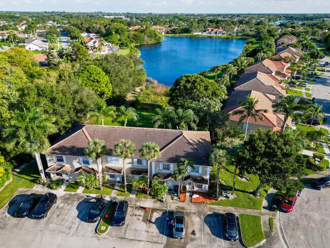 Building Photo - 6916 Crooked Fence Dr