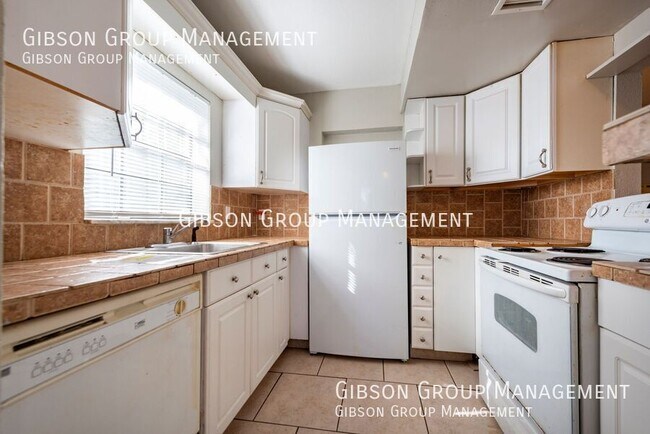 Building Photo - 1240 NW 6th Ave