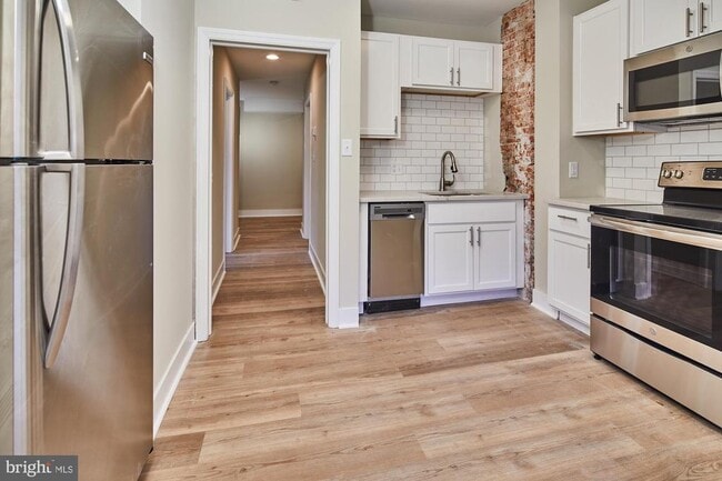 Building Photo - 1400 Delaware Ave