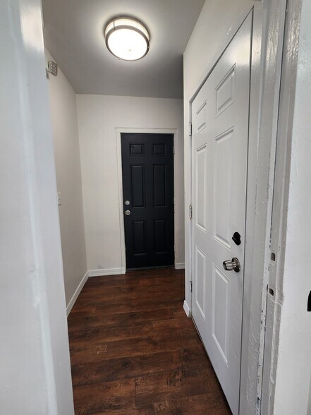 Building Photo - 135 Willow St