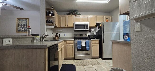 Building Photo - 7606 Pissarro Dr