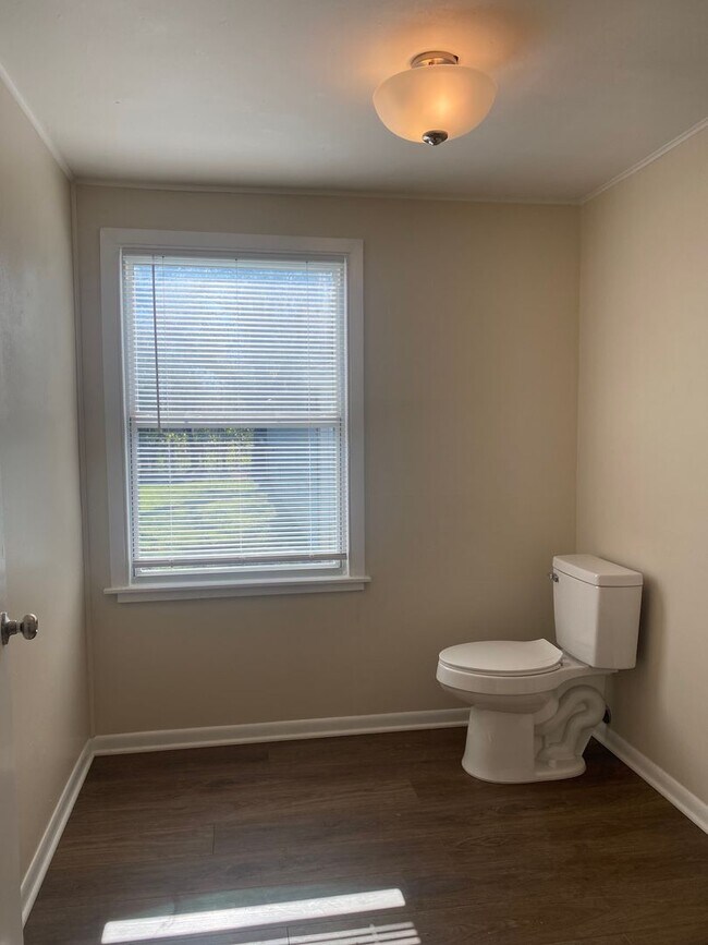 Building Photo - REFRESHED 2 BEDROOM, 1 BATH BELTON ISD