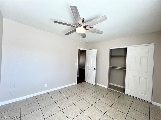 Building Photo - 6446 Meadowlark Ln