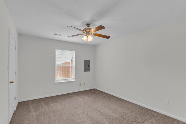 Building Photo - 5015 CARRIE RIDGE Dr