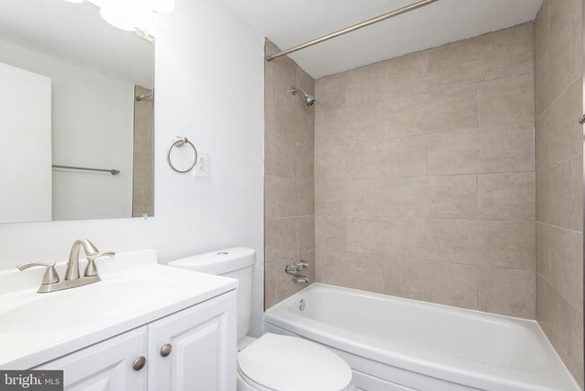 Building Photo - 3936 Delancey St