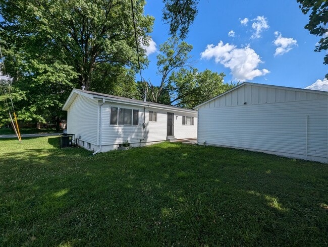Building Photo - Room to Dream: Spacious 3-Bed in Spanish Lake