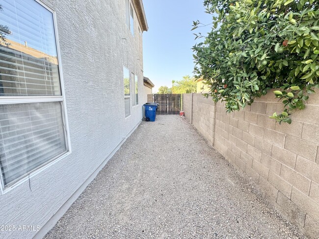 Building Photo - 211 E Constitution Dr