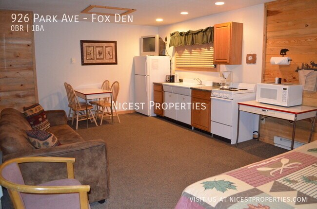 Building Photo - 926 Park Ave