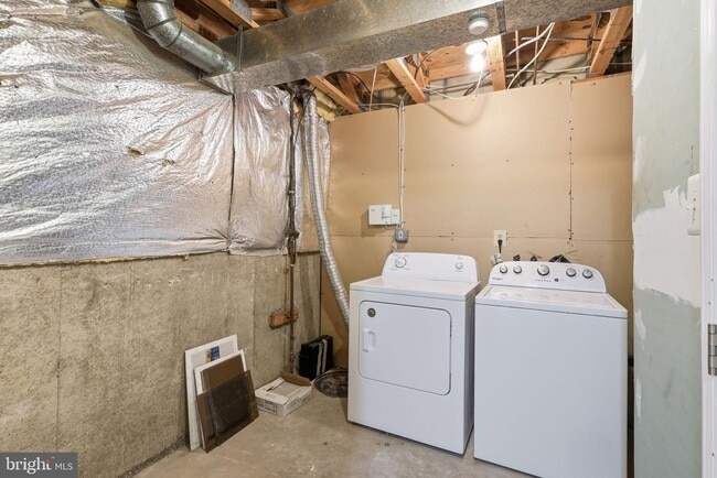 Building Photo - 5001 Lambsgate Ln