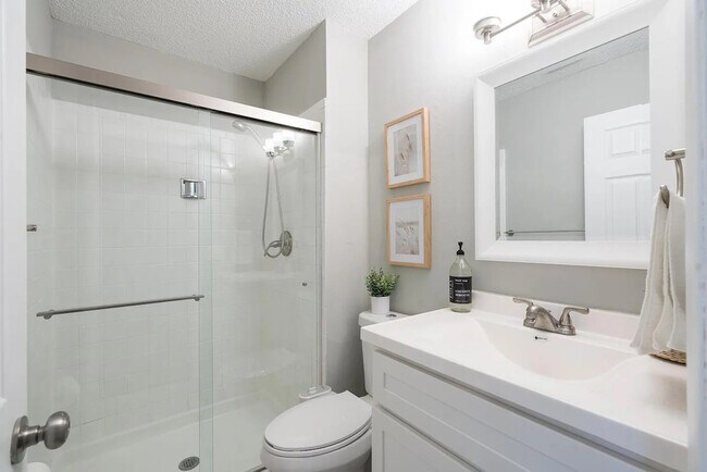 Building Photo - 2000 Quiet Stream Dr