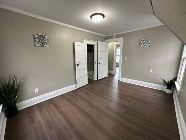 Building Photo - Newly remodeled 3 bed, 1 bath home for ren...