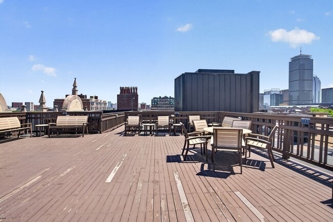Building Photo - 4 Charlesgate E