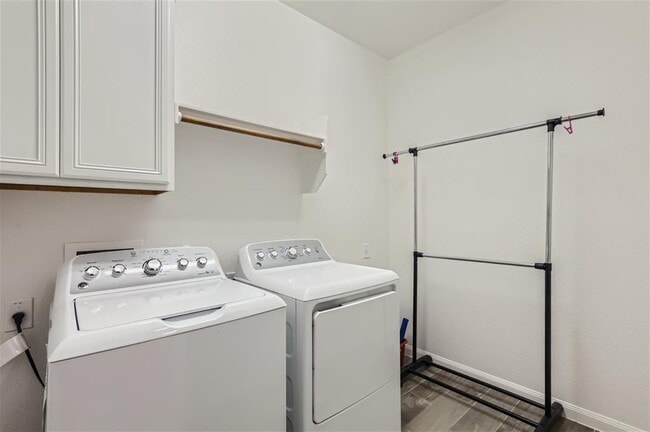 Building Photo - 2225 Sauterne Dr