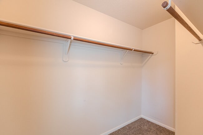 Building Photo - 21611 Falvel Misty Dr