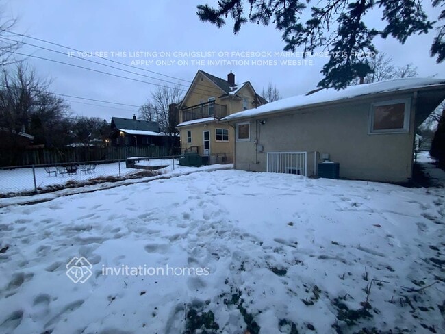 Building Photo - 3227 34th Ave S