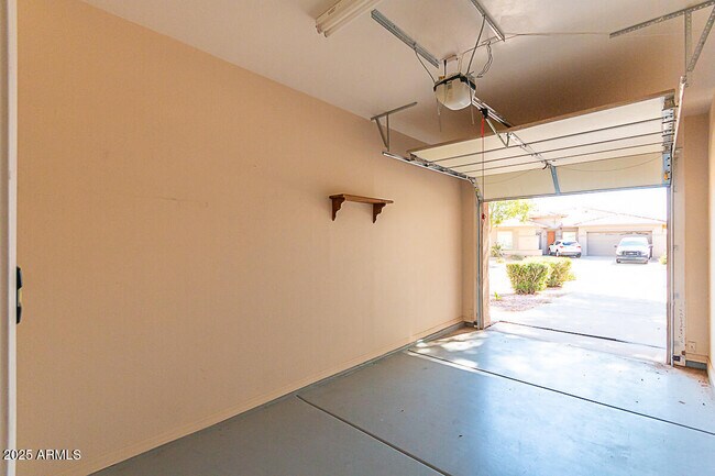 Building Photo - 642 E Torrey Pines Pl
